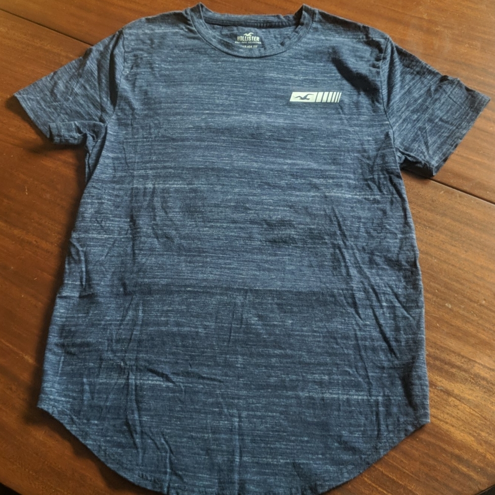 Hollister curved hem tee